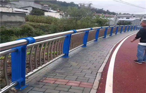 四川成都不锈钢复合管桥梁护栏生产厂家